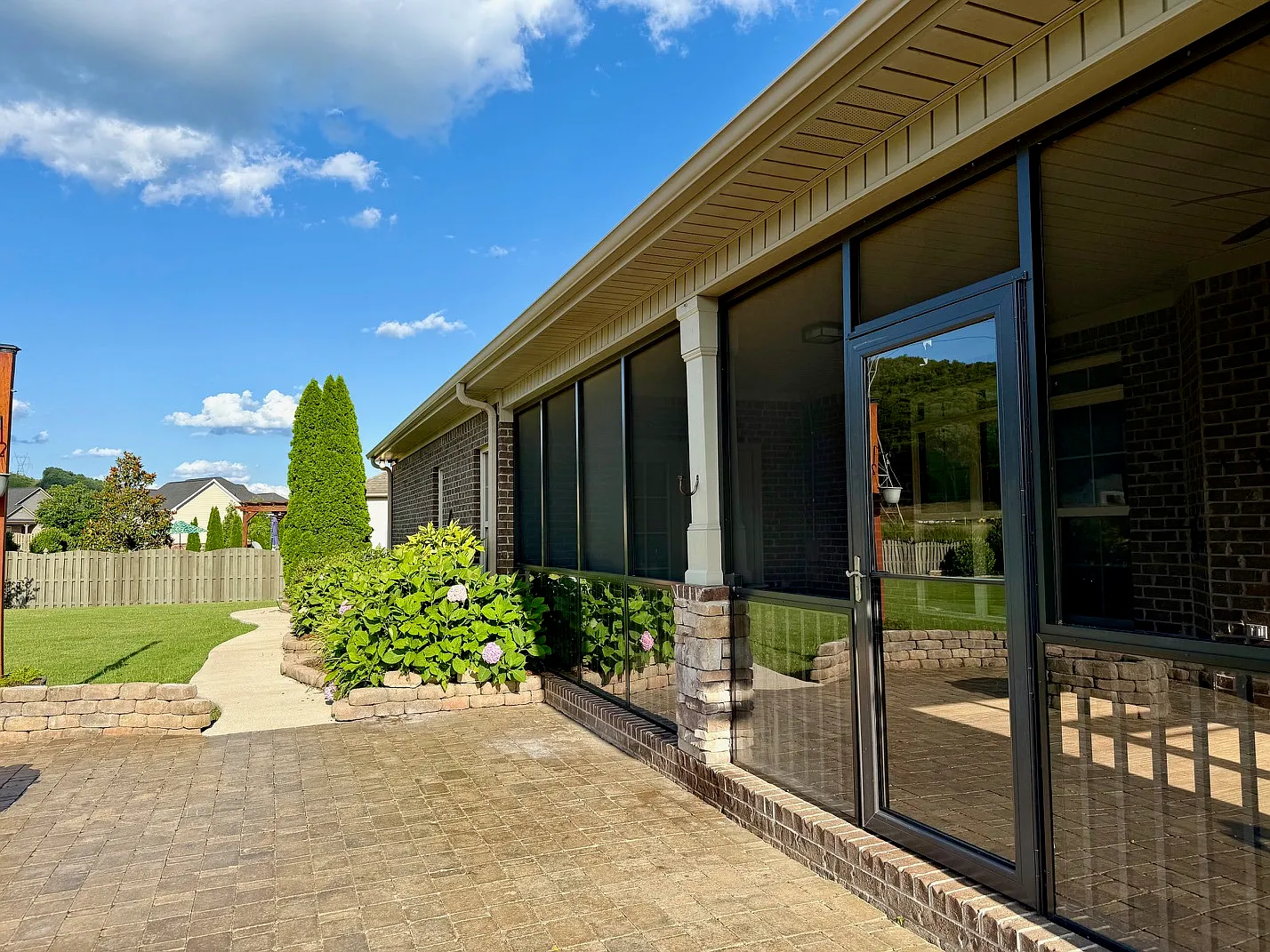 5 bed, 3.5 bath, 3990 sqft, $3,600 — Photo 4