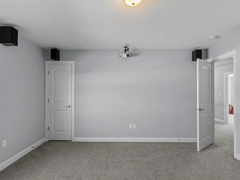 312 Maycox Ln #312 — Photo 2