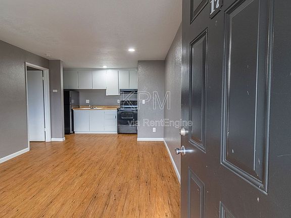 2nd image of 3939 N Pershing Ave #17