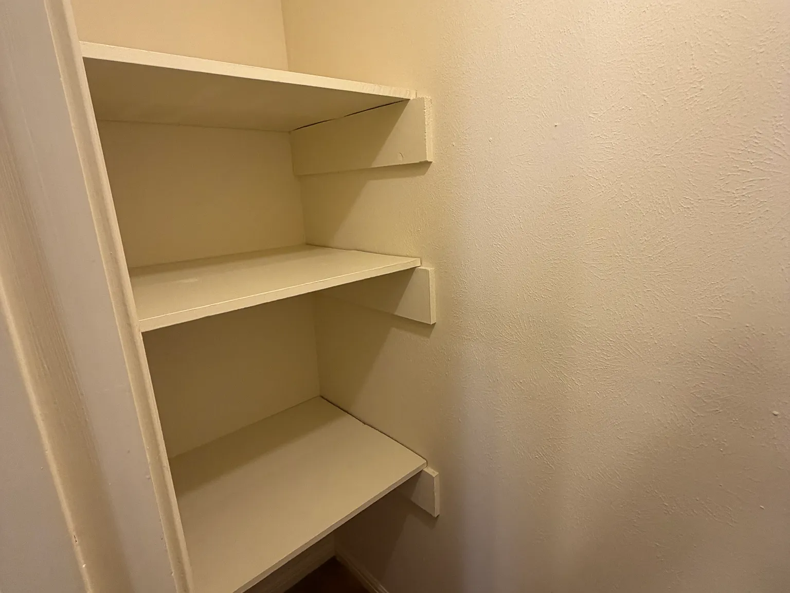 2 bed, 1100 sqft, $850 — Photo 4