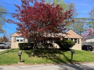 7 Southard Rd, Mount Arlington, NJ 07856