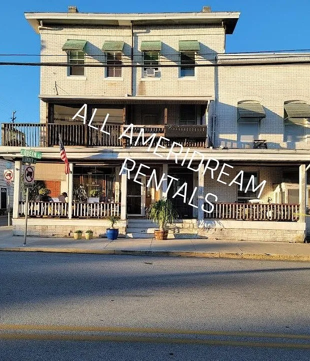 104 S Queen St #3