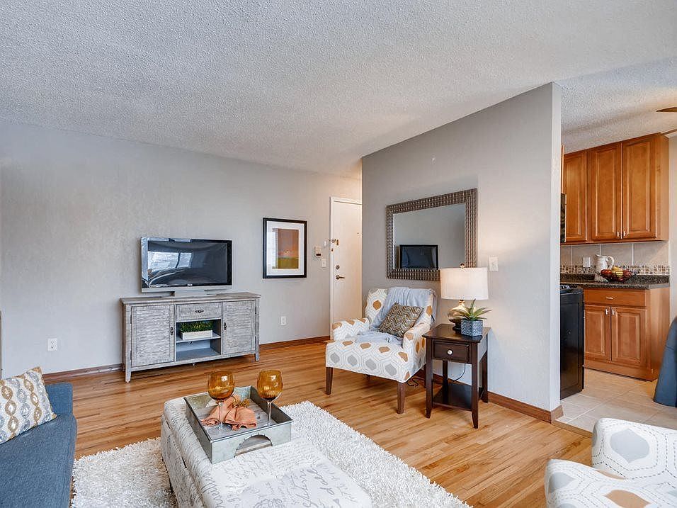 Whittier Flats - 3105 Pleasant Avenue