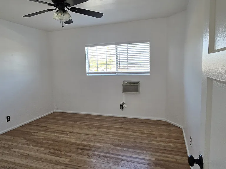 3554 Locke Ave — Photo 12