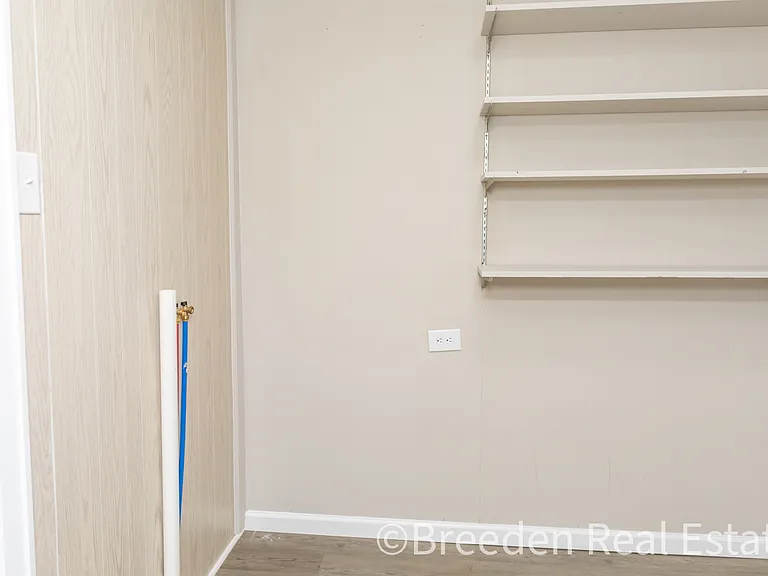 408 E Concord St — Photo 9
