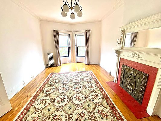 1st image of 135 Lincoln Pl #3
