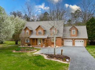 1956 Pittman Center Rd, Sevierville, TN 37876