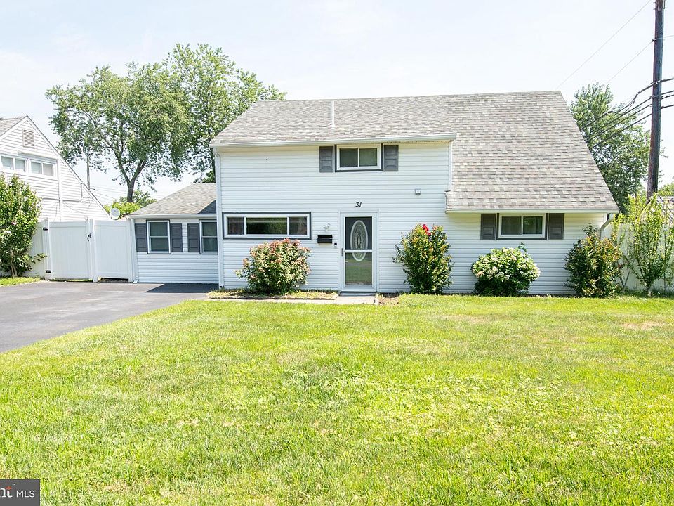 1st image of 31 Roundwood Ln
