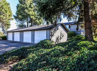 1015 R St, Springfield, OR 97477