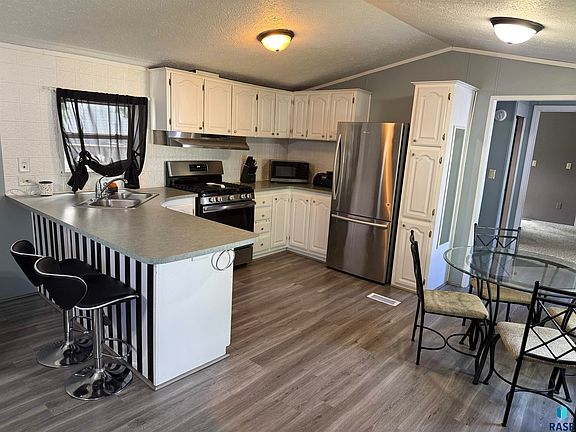 3rd image of 6029 S McKenzie Pl