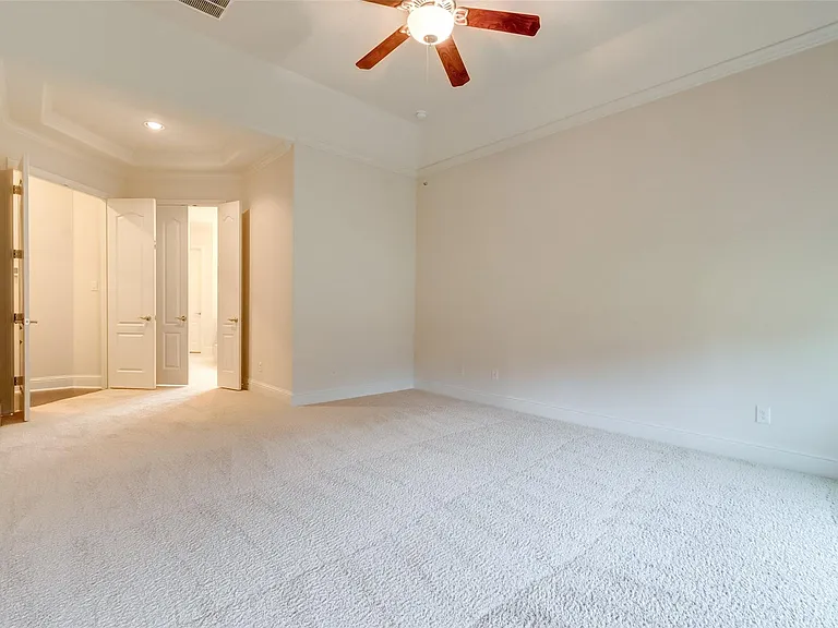 10307 Latta Creek Dr — Photo 33