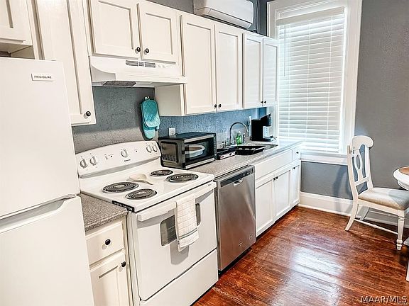 5th image of 2239 Madison Ave