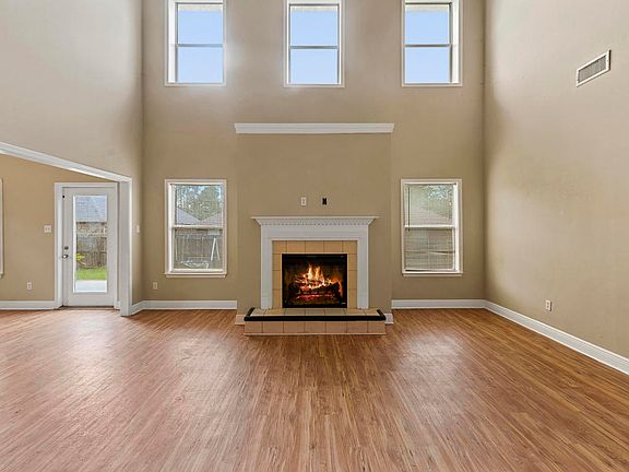5th image of 16211 Walker Farm Ln