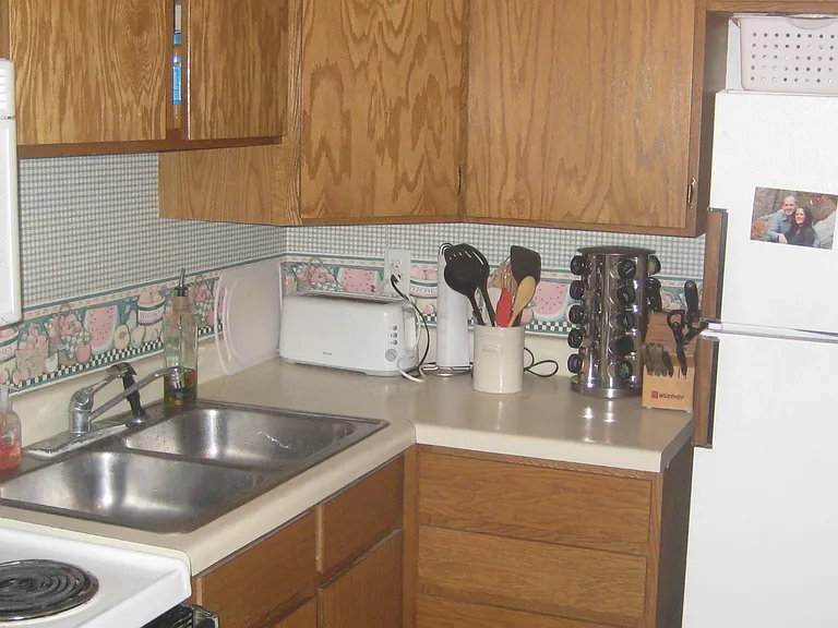 1046 S 900 E #B — Photo 2