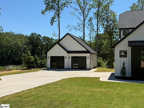 5th image of 668 Flynn Rd