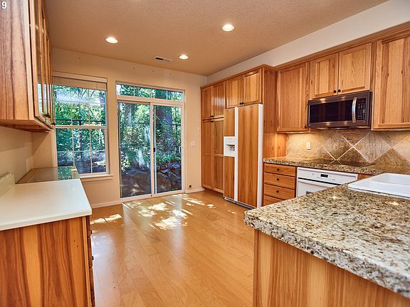 2nd image of 938 NE 73rd Ave