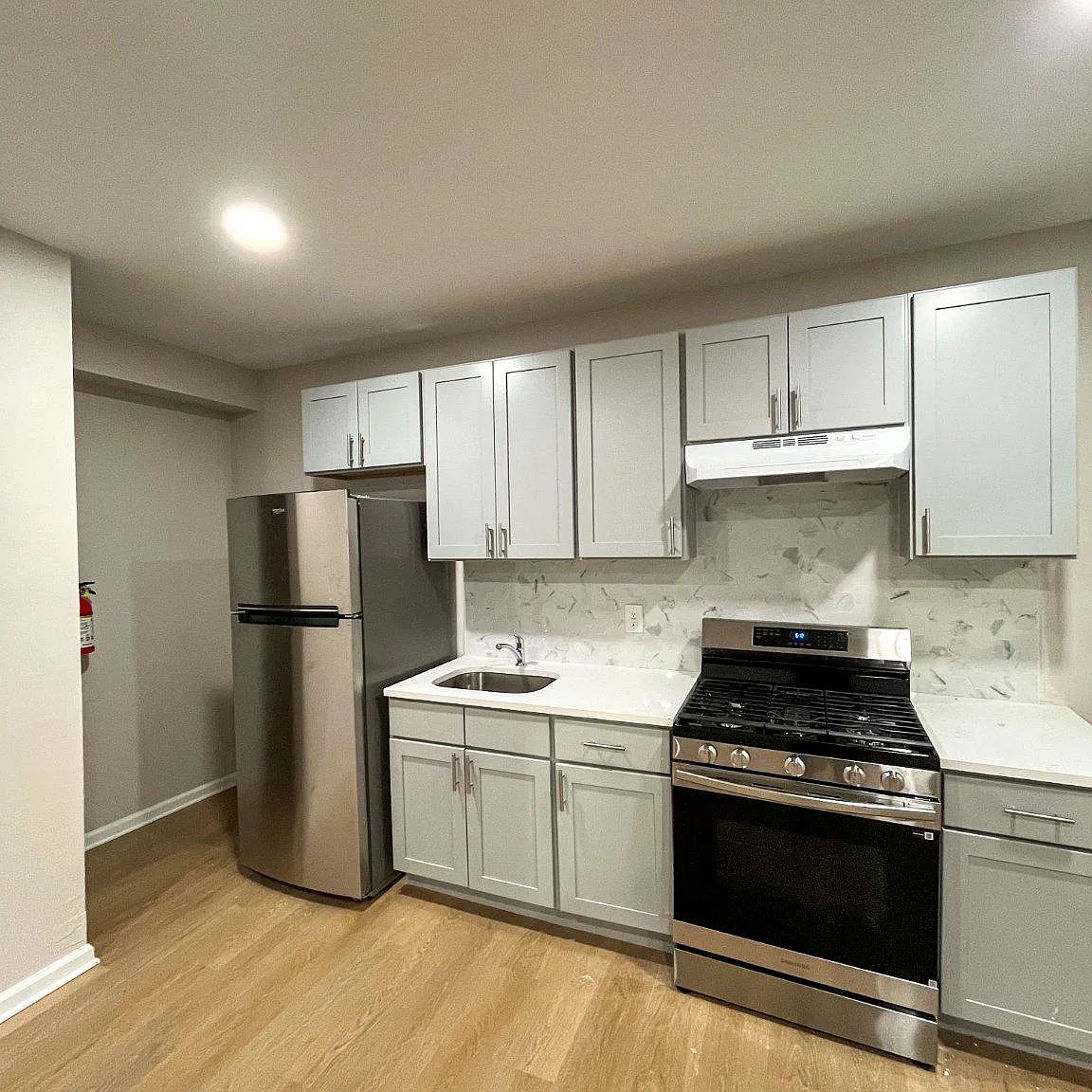2 bed, 1.0 bath, 1000 sqft, $1,800 — Photo 3