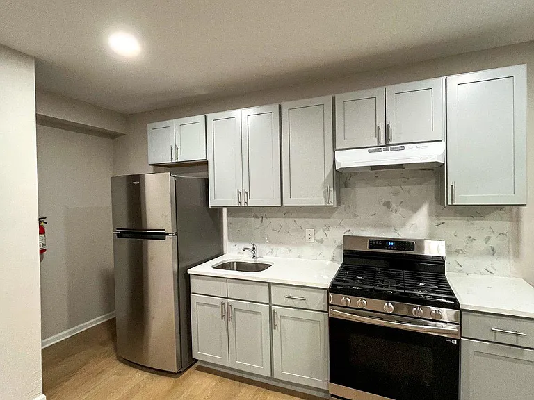 200 Fulton St — Photo 3