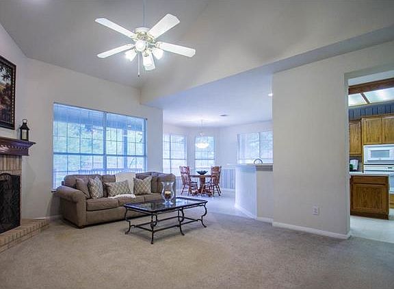 5th image of 3210 Sunland Dr