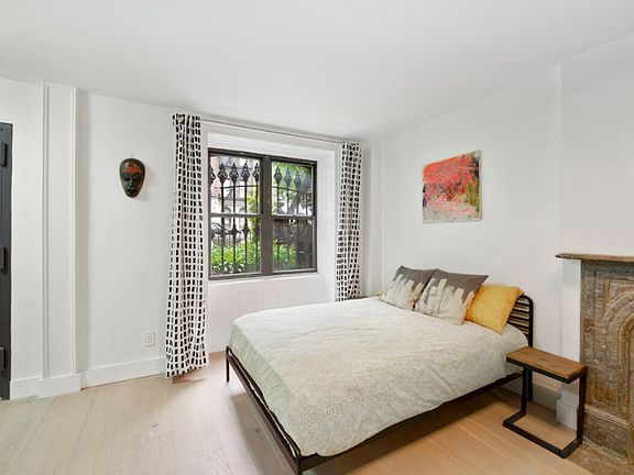 4th image of 1343 Pacific St Unit 1