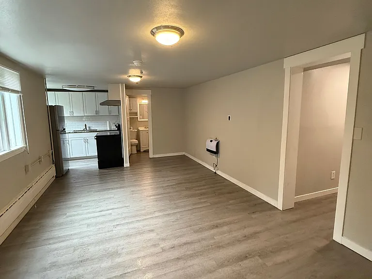 1 bed, 1.0 bath, $1,250 — Photo 13