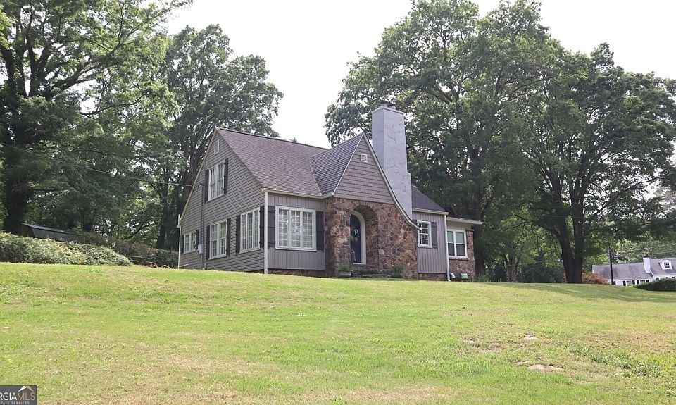 1st image of 111 Sunset Dr SE