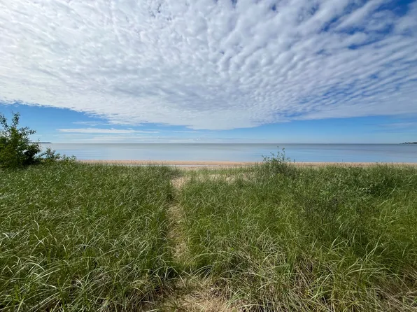 W11149 Frazier Rd, Naubinway, MI 49762
