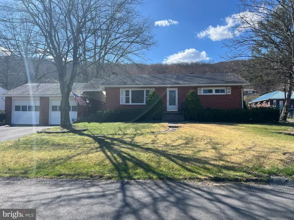 12301 Bowling St, Cumberland, MD 21502