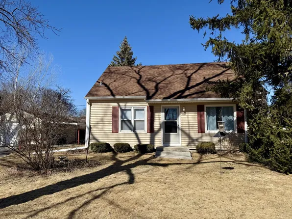 1447 South 167th STREET, New Berlin, WI 53151