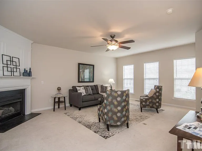 409 Coral Creek Ln — Photo 5