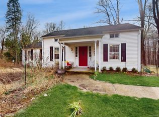 45 Dodgingtown Rd, Newtown, CT 06470