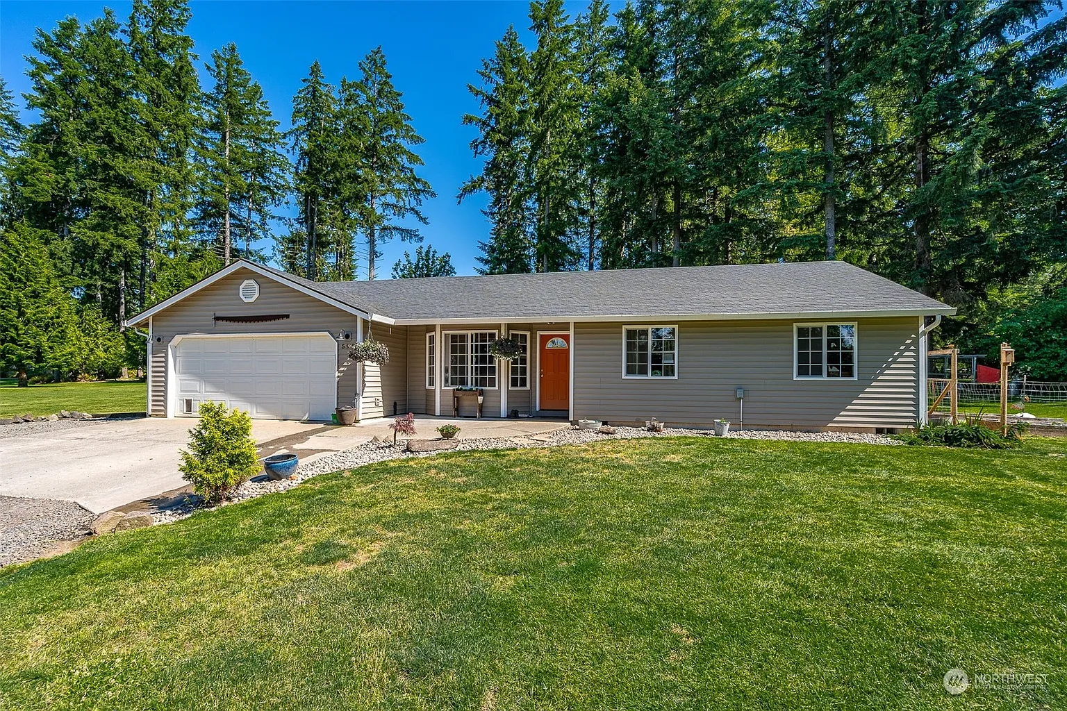 594 Studebaker Road photo 1