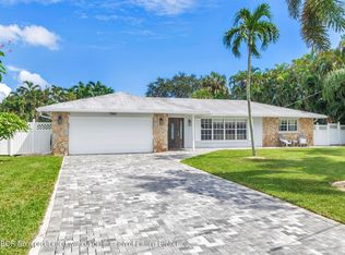 7800 W Lake Dr, Lake Clarke Shores, FL 33406