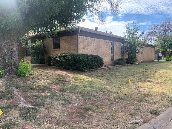 2nd image of 3705 Parkwood Dr