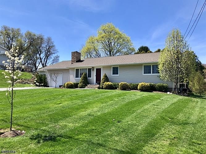 1st image of 5 Primrose Ln