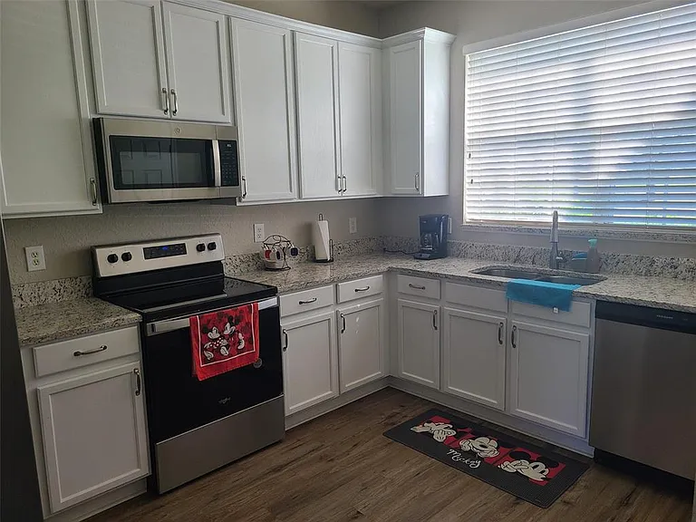 Old Kent Cir — Photo 7