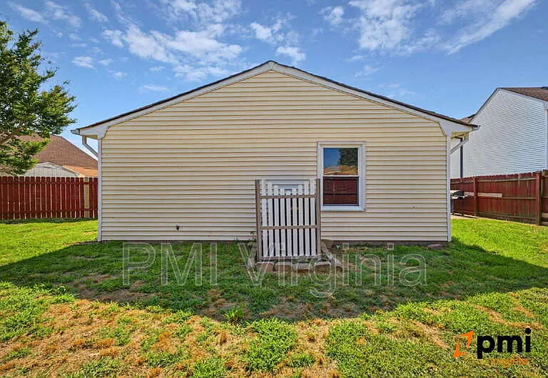 1701 Darrow St — Photo 27