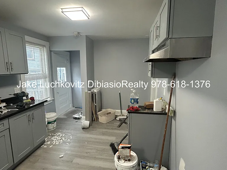 14 Lexington Ter #1A — Photo 2
