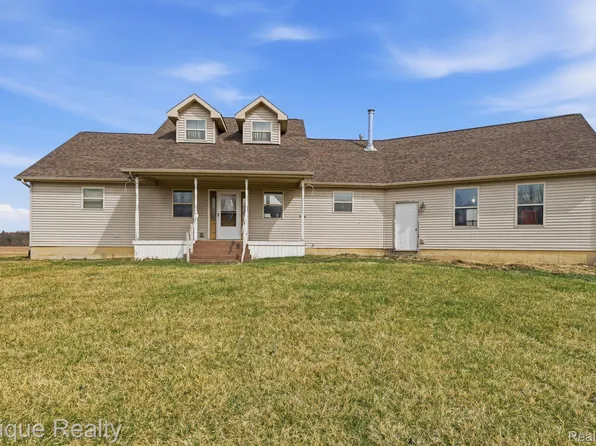 8455 Taft Rd, Ovid, MI 48866