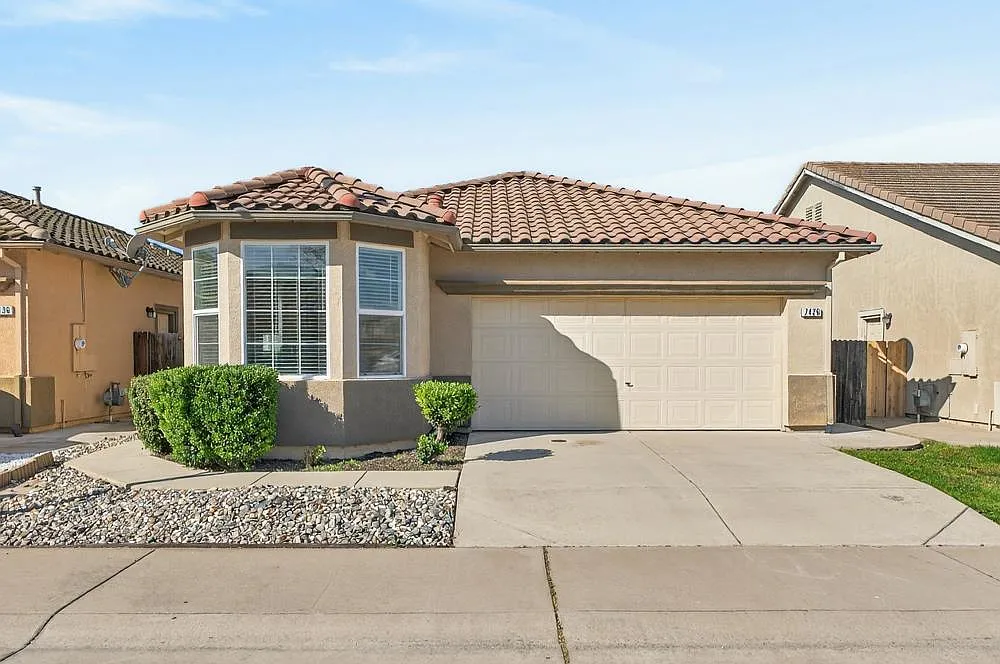 7426 Sun Reign Ln photo 1