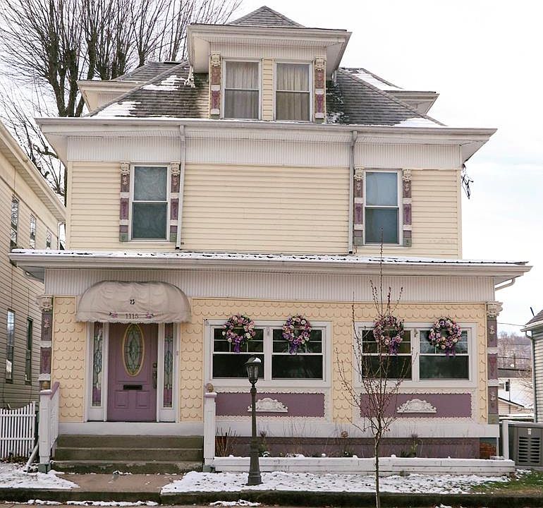 1st image of 1115 Seventh St.