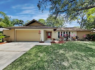 242 Winding Willow Dr, Palm Harbor, FL 34683