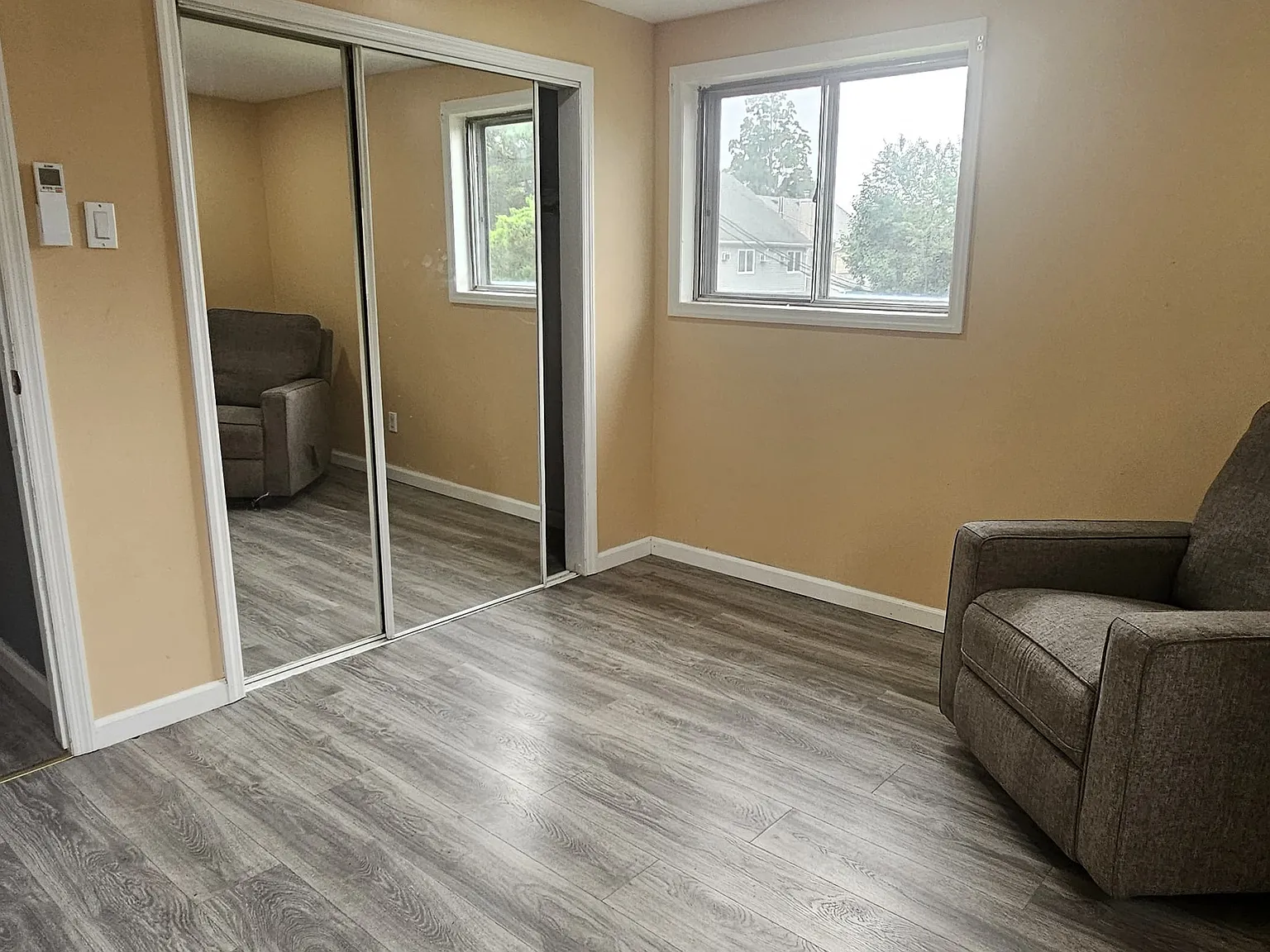 2 bed, 700 sqft, $2,600 — Photo 3