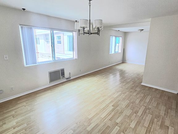 3rd image of 2251 Crenshaw Blvd APT 6