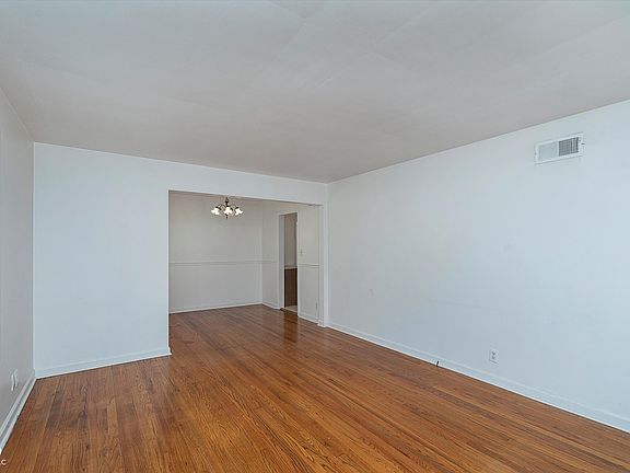 3rd image of 4540 N Longworth Ave