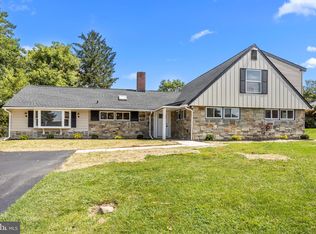 94 Fieldstone Rd, Levittown, PA 19056