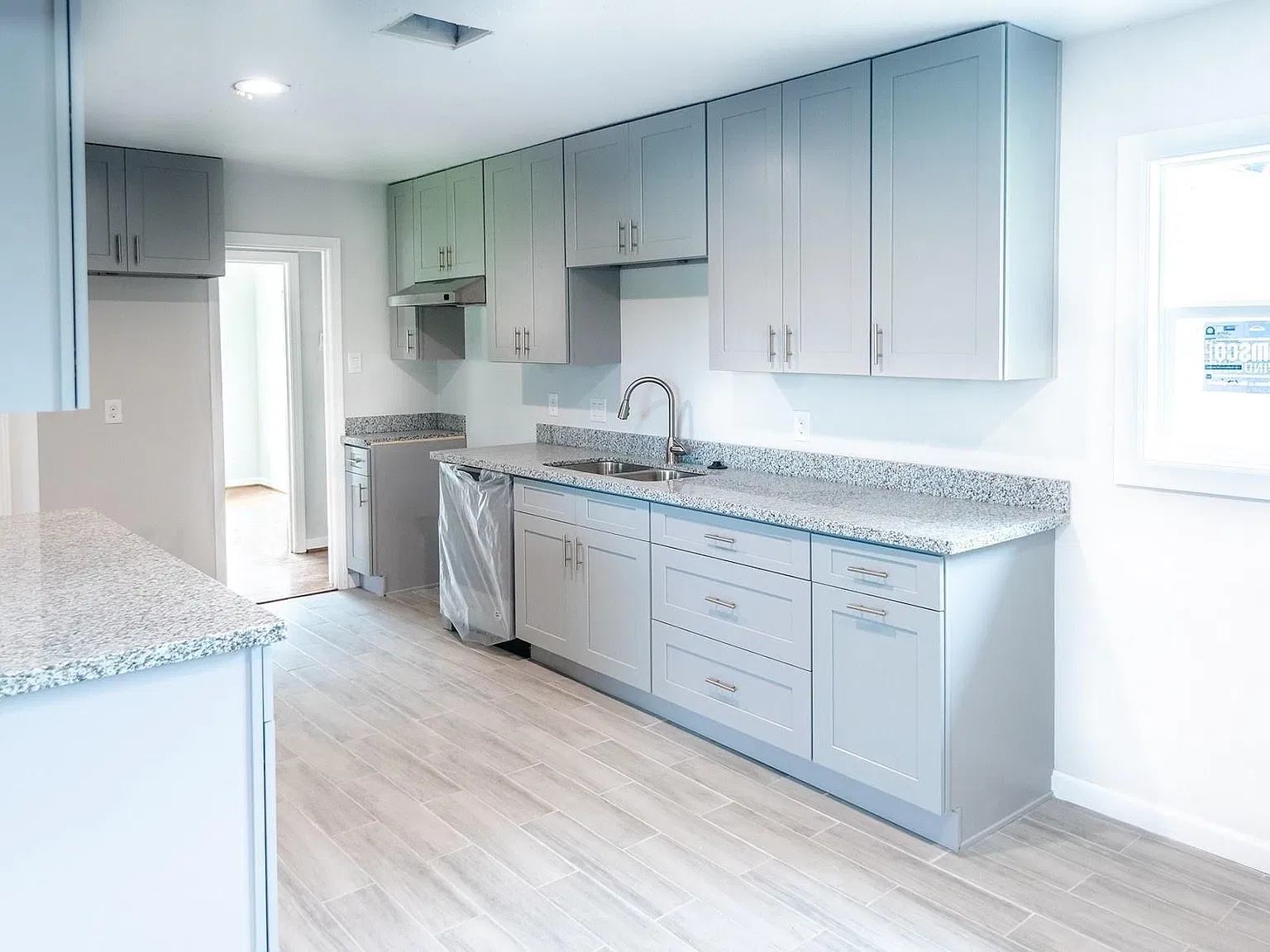 4 bed, 2.0 bath, 1571 sqft, $1,895 — Photo 3