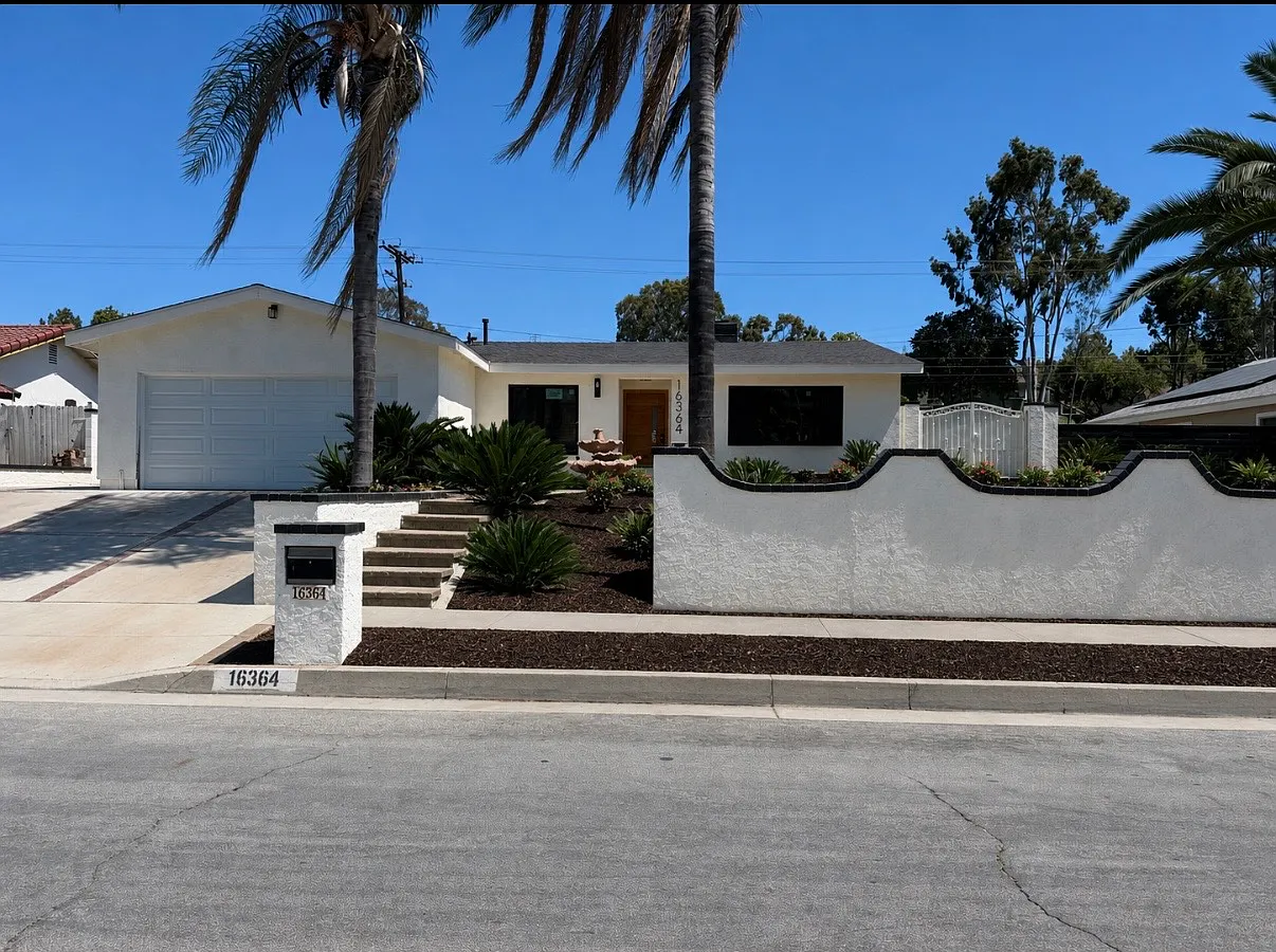 4 bed, 1900 sqft, $3,999 — Photo 1