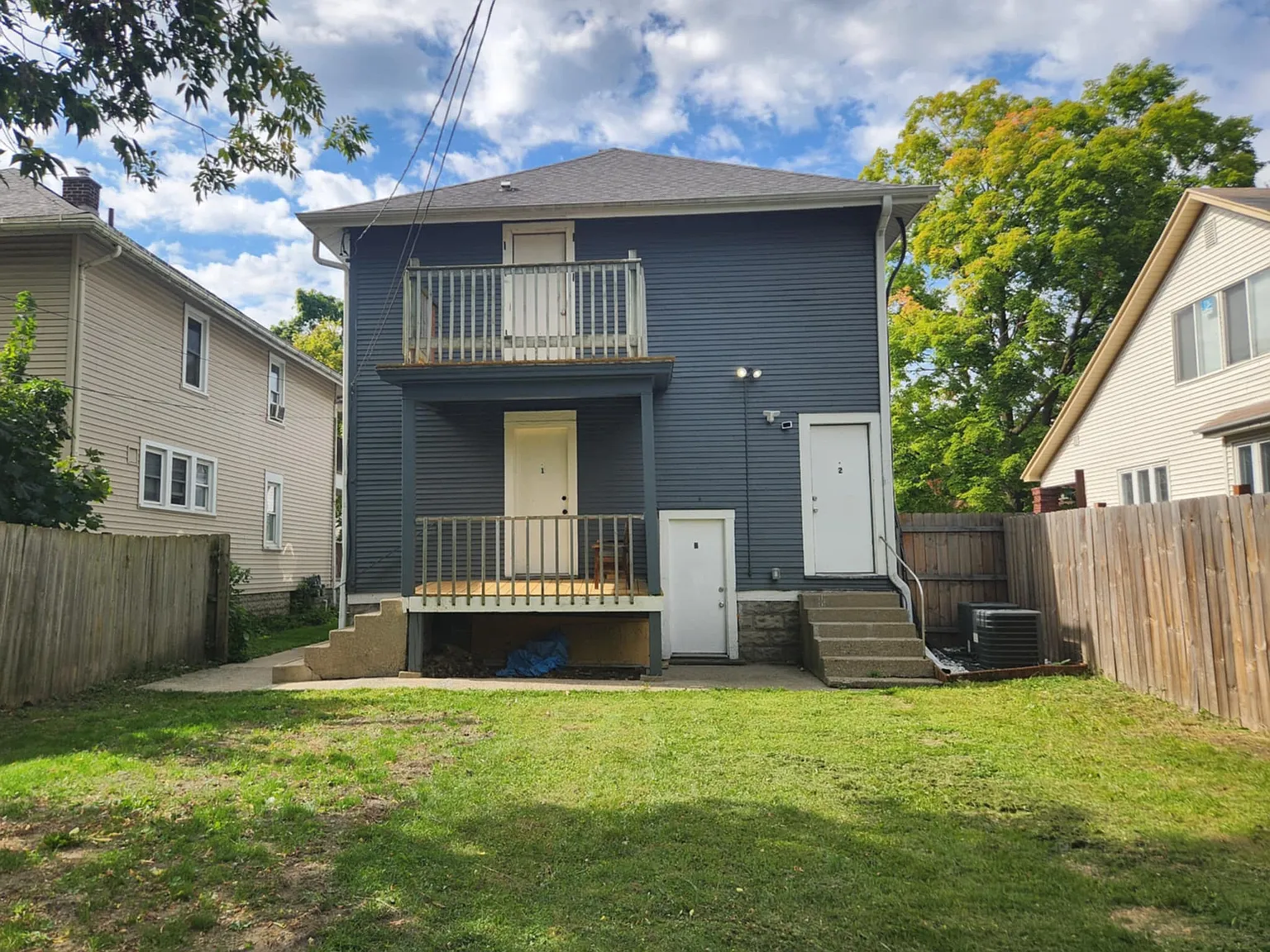 3 bed, 911 sqft, $1,800 — Photo 2