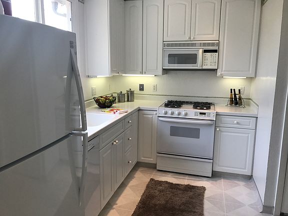 4th image of 638 Cedar Ave